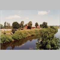 111-1417 Blick von der Alle-Bruecke auf die ehem. Gasanstalt 1994.jpg